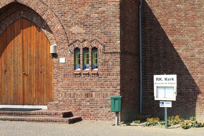 Rooms-Katholieke begraafplaats Lewedorp Rooms-Katholieke begraafplaats Lewedorp