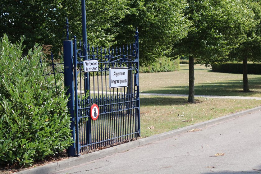 Grafstenen algemene begraafplaats Breskens Goedkope grafsteen Breskens algemene begraafplaats laten plaatsen, goedkoop, budget, voordelig