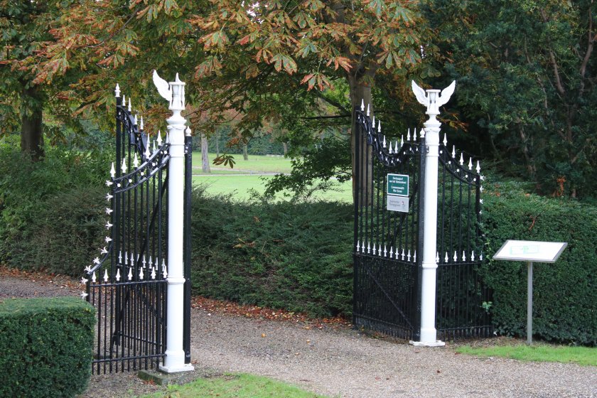 Grafstenen algemene begraafplaats Goedereede Grafstenen, goedkoop, budget, algemeen graf, algemene begraafplaats Goedereede