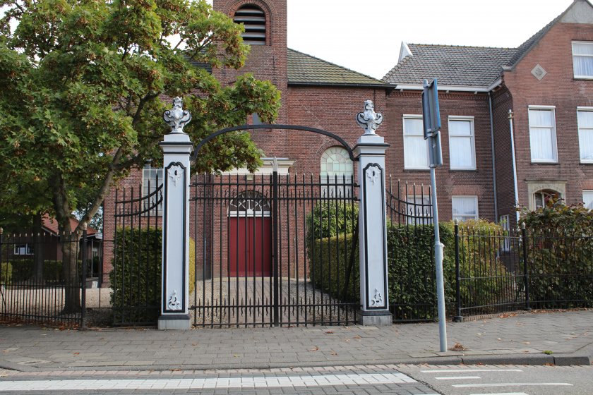 Grafstenen Rooms-Katholieke begraafplaats Middelharnis Grafstenen, goedkoop, budget, algemeen graf, Rooms-Katholieke begraafplaats Middelharnis