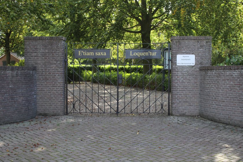 Grafstenen, goedkoop, budget, algemeen graf, algemene begraafplaats Den Bommel