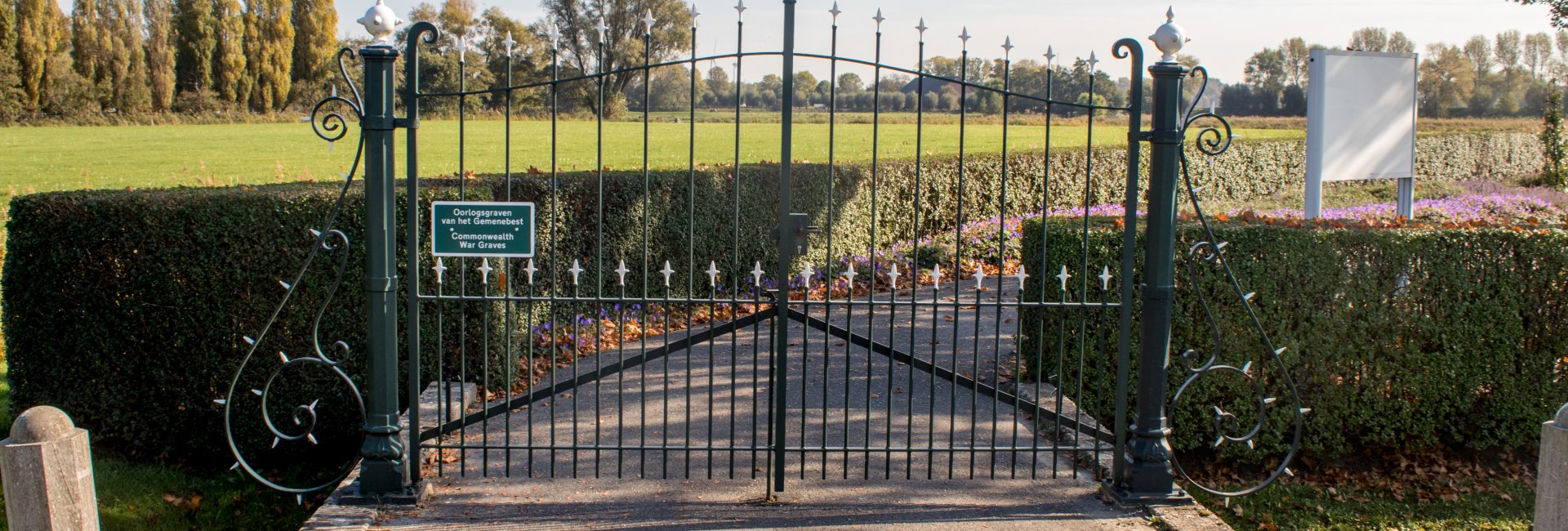 algemene begraafplaats in Zwartewaal algemene begraafplaats in Zwartewaal