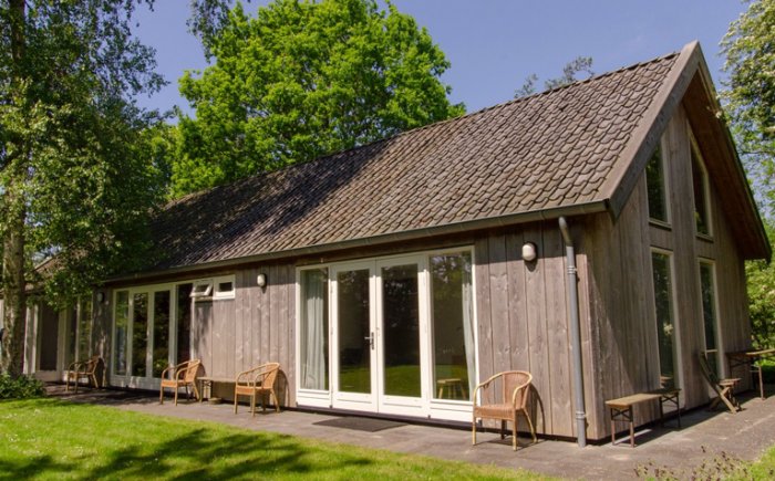 Kundalini Yoga les in OmShiva Bergen Guru Gian geeft wekelijks Kundalini Yoga lessen in de studio van OmShiva Bergen