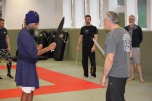 uniek yoga indiase martial arts workshop sanatan shastar vidiya door enige overgebleven meester gurdev nidar singh
