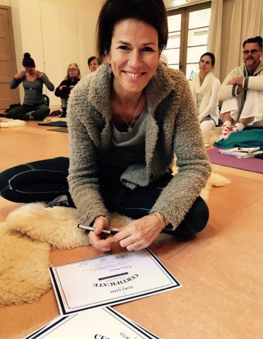 Kundalini Yoga Coach opleiding diploma certificaat Kundalini Yoga coach opleiding gegeven door Guru Gian waar volop ruimte is voor zelfontwikkeling en coachingmethodes geleerd worden met yoga en meditatie als hulpmiddel. Na afloop ontvangen studenten een certifcaat.
