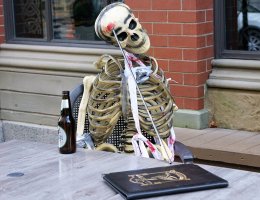 ALCOHOLVERSLAVING OVERWINNEN ALCOHOLVERSLAVING OVERWINNEN MET HYPNOSE EN HYPNOTHERAPIE