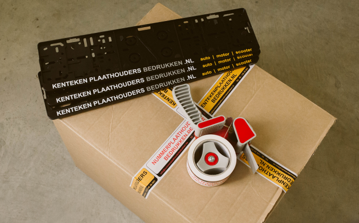 nummerplaathouders bedrukken kentekenplaathouder met bedrijfsnaam laten bedrukken