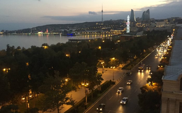 Bakoe bij nacht Bakoe bij nacht