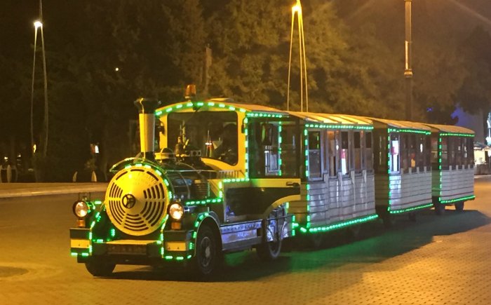 Trein in Bakoe met kinderen Trein in Bakoe met kinderen