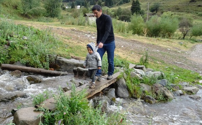 Kirgizië met een peuter Kirgizië met een peuter