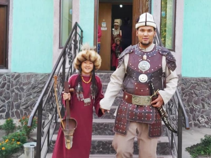 Traditionele kleding Kirgistan