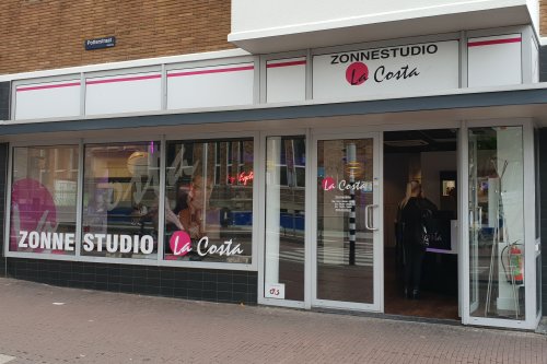 Zonnebank Lacosta  Utrecht Neude Zonnebank Lacosta  Utrecht Neude