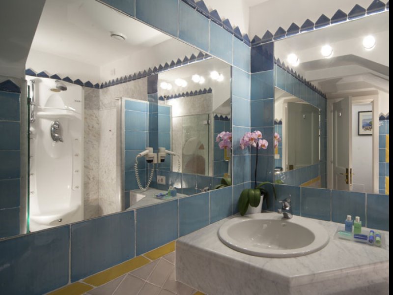 Badkamer bij tweepersoonskamer Amalfi