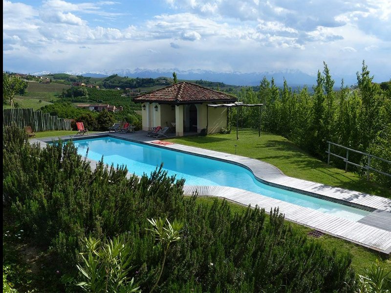 Piemonte heerlijke kamers zwembad wijngaarden