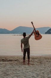 Online gitaarles waar en wanneer je maar wilt Op je eigen tempo online gitaarles volgen