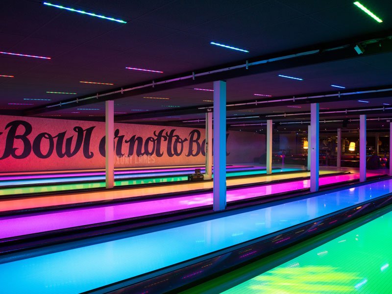 latexspuitwerk plafond ral9005 bowlingcentrum