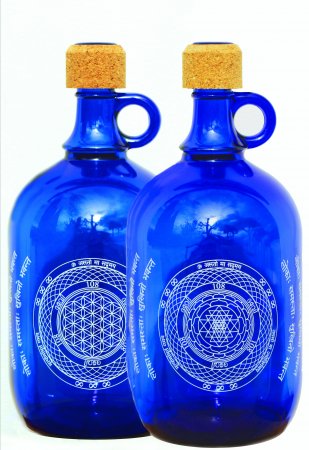 DEVI waterkaraf 2 liter met Flower of Life of Sri Yantri DEVI waterkaraf 2 liter met Flower of Life of Sri Yantri