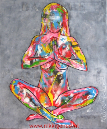 Schilderij van Nikki Genee van een naakte vrouw in abstracte kleuren