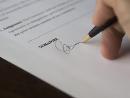 Wat is de definitie van een convenant convenant wordt ondertekend