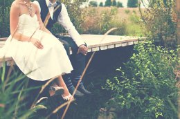 hoe regelen jullie het bij scheiden man en vrouw zitten op bruggetje