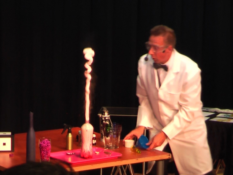 Raar Maar Waar show Een show met magic en wetenschap