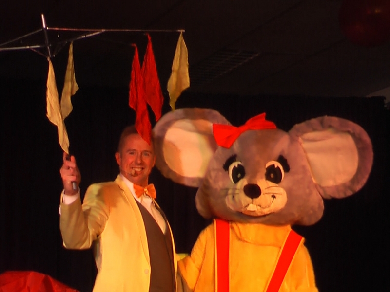 Paul en Mimmie is een leuke show vol kleur en comedy en magic