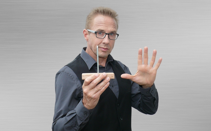 mentalisten act met de spijker mentalist en de act met de spijker