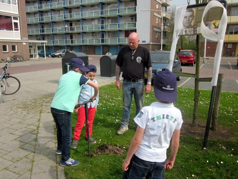 staande informatiepanelen verzetsstrijders Gemeente Gouda staande informatiepanelen verzetsstrijders Gemeente Gouda