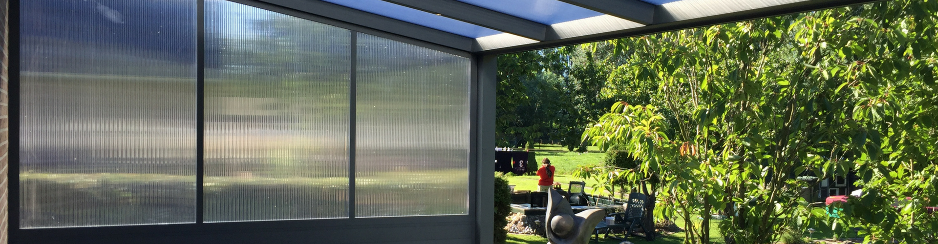 een aluminium zijwand met borstwering zorgt voor voldoende lichtinval duurzame wanden met glas of polycarbonaat een aluminium rabatdelen