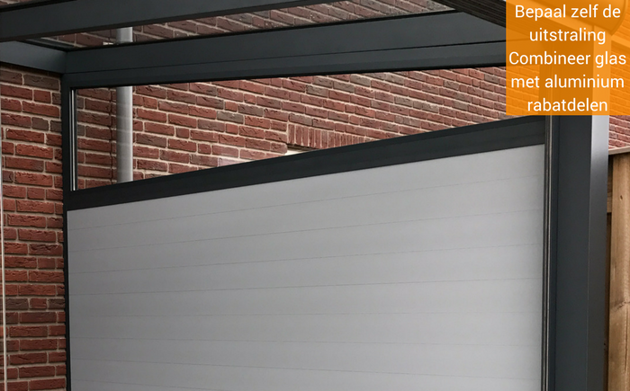 aluminium zijwand met glazen spiekozijn combineer glas en aluminium rabatdelen voor een fraaie uitstraling
