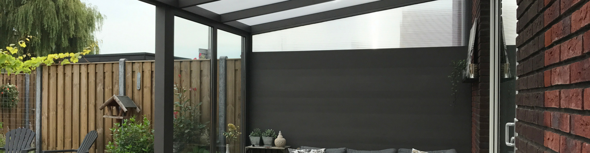 een aluminium zijwand met spiekozijn geeft bescherming duurzame aluminium wanden met glas of polycarbonaat