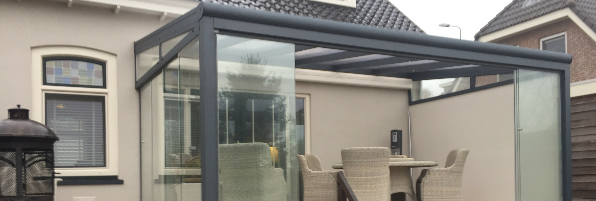 glazen schuifwanden en aluminium wanden