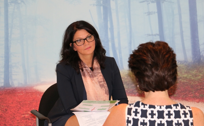 Identity imprinting les Identity imprinting les