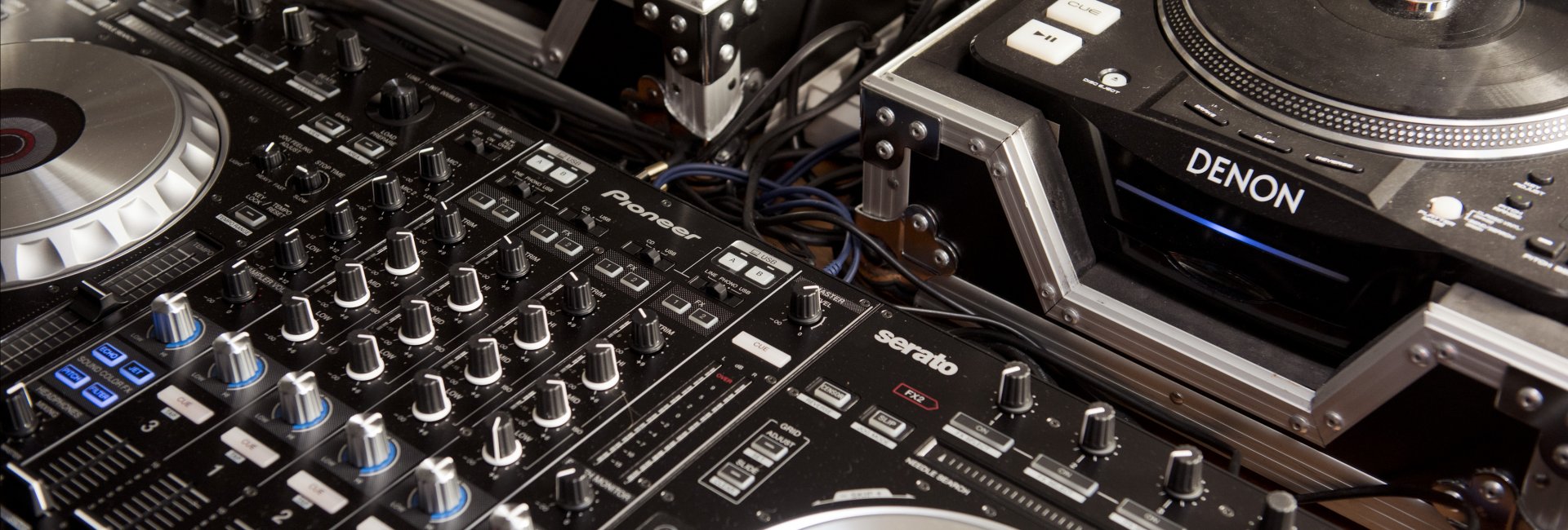 DJ Denon set DJ Denon set