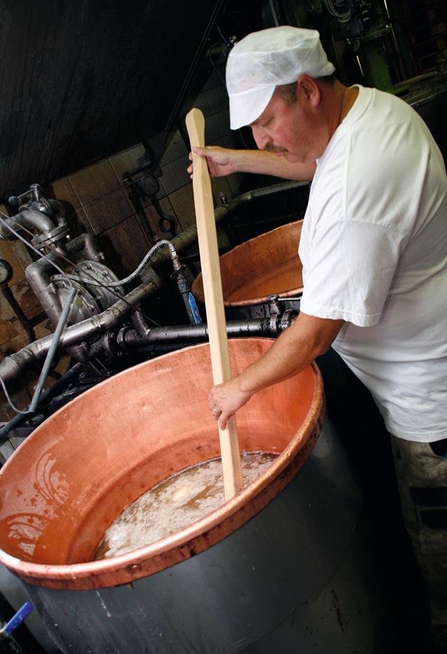 cuberdon in productie cuberdon in productie