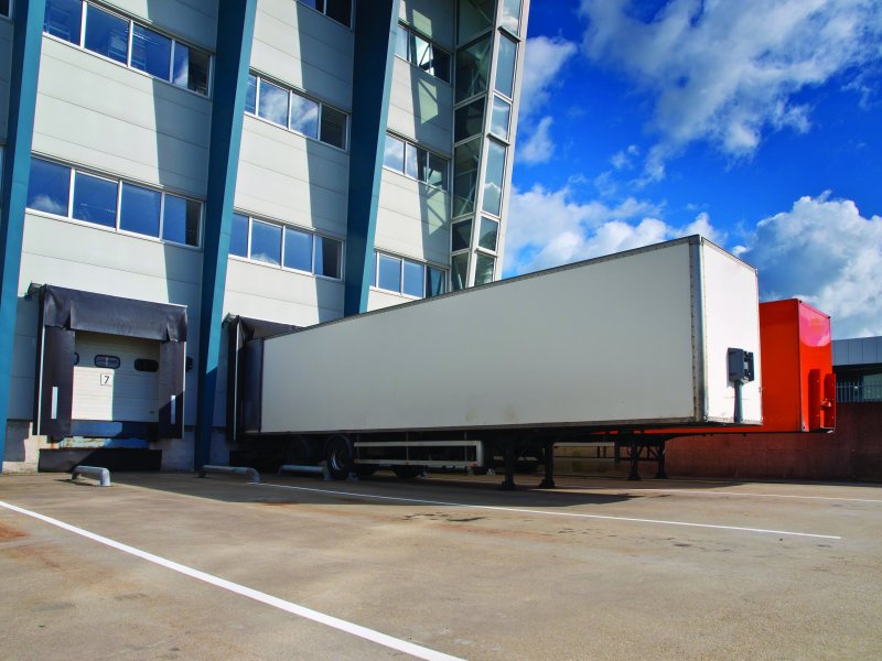 Thorsec zorgt voor de beveiliging van uw transport bedrijf of logistiek centrum met schrikdraad beveiliging, schrikdraaddetectie of rust ze uit met camera bewaking en observatie.