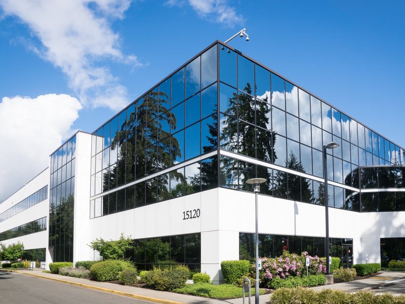 Thorsec zorgt voor de beveiliging van uw bedrijf met een inbraak alarmsysteem of camerabewaking.