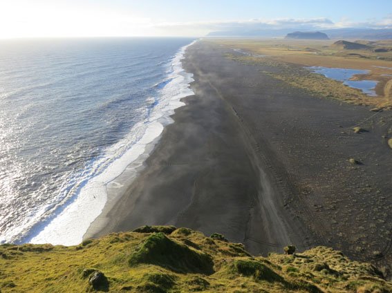 Dyrholaey zwarte stranden Self drive Ijsland huurauto
