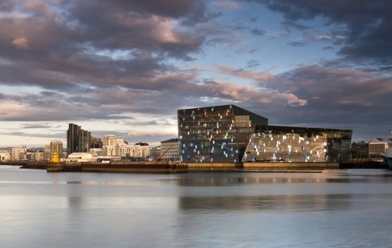 Reykjavik - Harpa opera Ijsland Individuele rondreis per huurauto