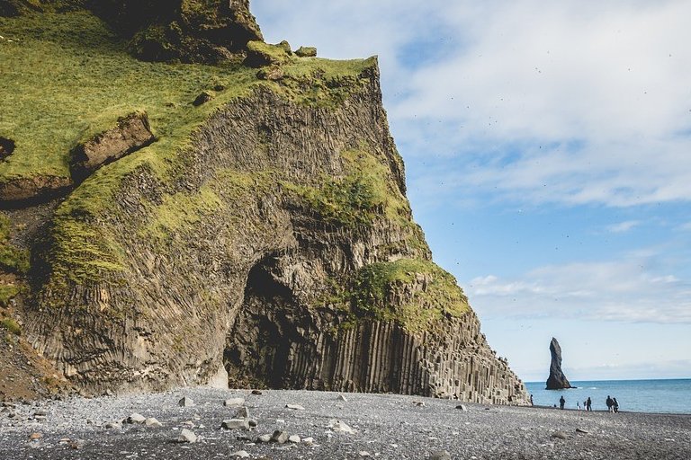 Reynisfjara strand Zuid Ijsland rondreis pr huurauto