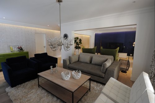 Ontspan in de ruime woonkamer(s) van Villa The Athol Place Villa The Athol Place in Johannesburg| Exclusive Culitravel