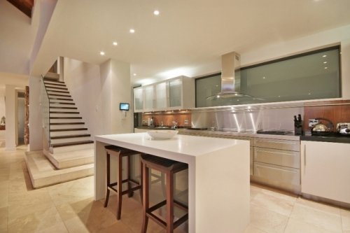 Uw keuken is volledig uitgerust en chef-waardig Villa Ava in Kaapstad | Exclusive Culitravel