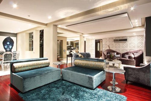 Relax in de ruime woonkamer(s) van Villa Bay Views Villa Bay Views in Kaapstad | Exclusive Culitravel