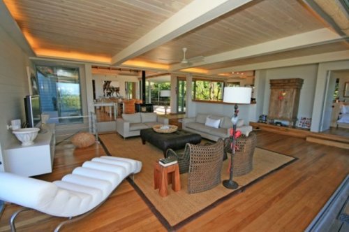 Ontspan in de ruime woonkamer(s) van Villa Clara Villa Clara in Plettenberg Bay| Exclusive Culitravel