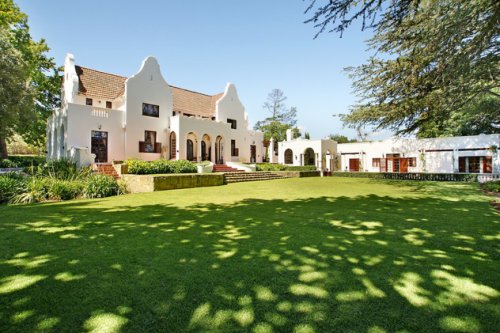 De villa is op een Top locatie Villa Le Jardin in Stellenbosch| Exclusive Culitravel
