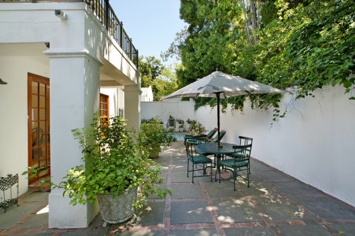 Geniet van het heerlijke klimaat in tuin,terras en aan uw eigen zwembad Villa Madiba in Kaapstad | Exclusive Culitravel