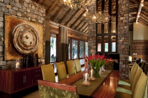 Uw keuken is volledig uitgerust en chef-waardig Villa Morukuru Owner's House in het Madikwe Game Reserve, Safaripark| Exclusive Culitravel