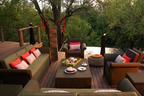 Geniet van de ruime woonkamer(s) van Villa Morukuru Owner's House Villa Morukuru Owner's House in het Madikwe Game Reserve, Safaripark| Exclusive Culitravel