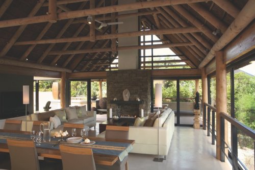 Geniet van de ruime woonkamer(s) van Villa Ocean House Villa Ocean House in Knysna| Exclusive Culitravel