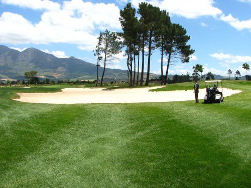 Geniet van het heerlijke klimaat op uw eigen terras Villa Pete in Pearl Valley Golf Estate, Franschhoek| Exclusive Culitravel